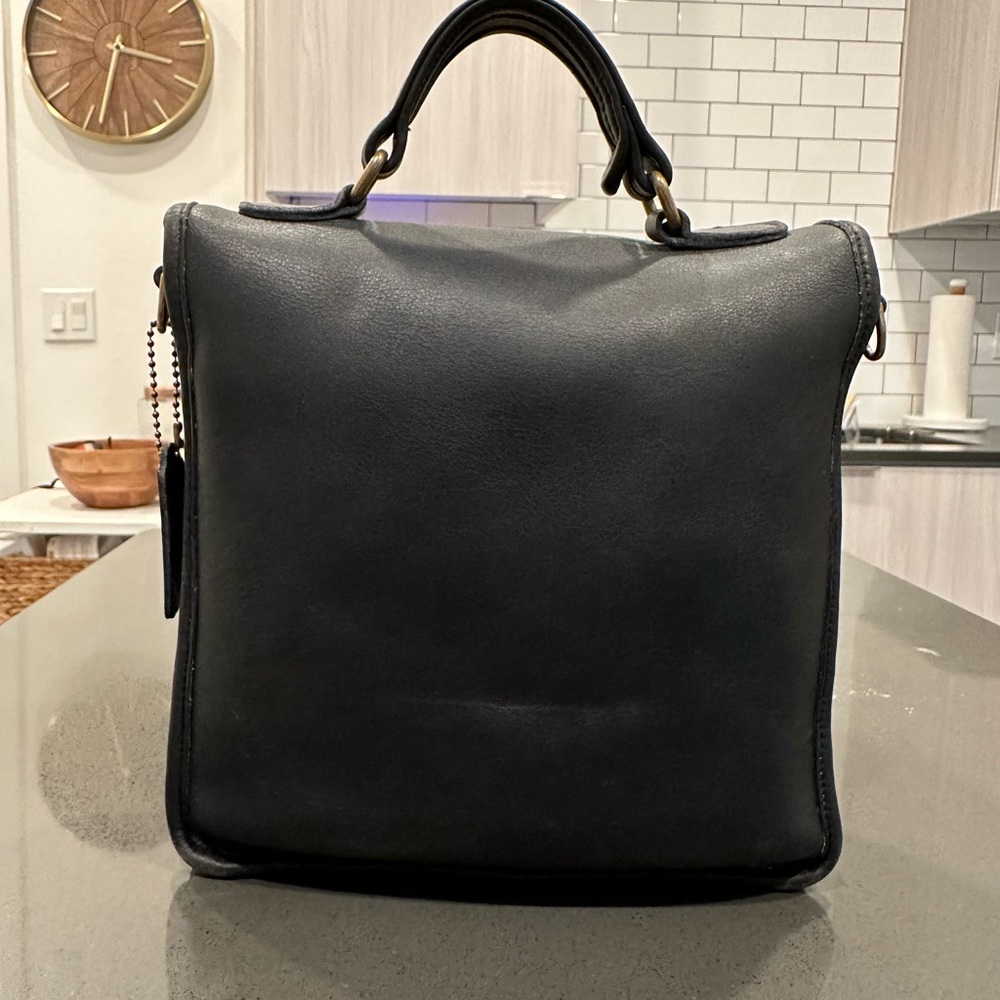 Vintage Coach Dark Navy Station Bag #5130  Authenticated! With hang tag. - Picture 2 of 12